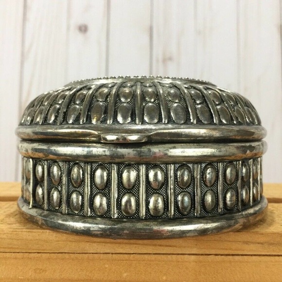 Vintage Heavy Embossed Silver Plated Jewelry Trinket Box Lid Blue Velvet Lined - Picture 6 of 7